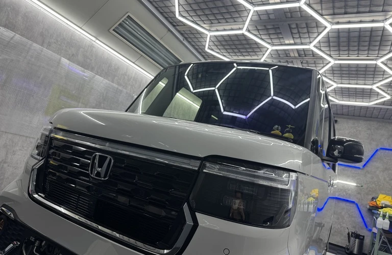 全面施工もお任せ！あなたの愛車を守るカーフィルム専門店| 茨城県土浦市のカーフィルムならワンステップワークス