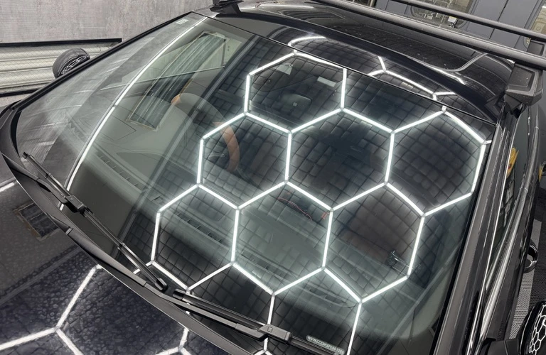 安全性と快適性を両立する！ifカットフィルムで実現する車の進化| 茨城県土浦市のカーフィルムならワンステップワークス