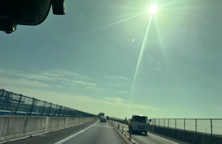 新しい車内体験で快適ドライブを実現！| 茨城県土浦市のカーフィルムならワンステップワークス