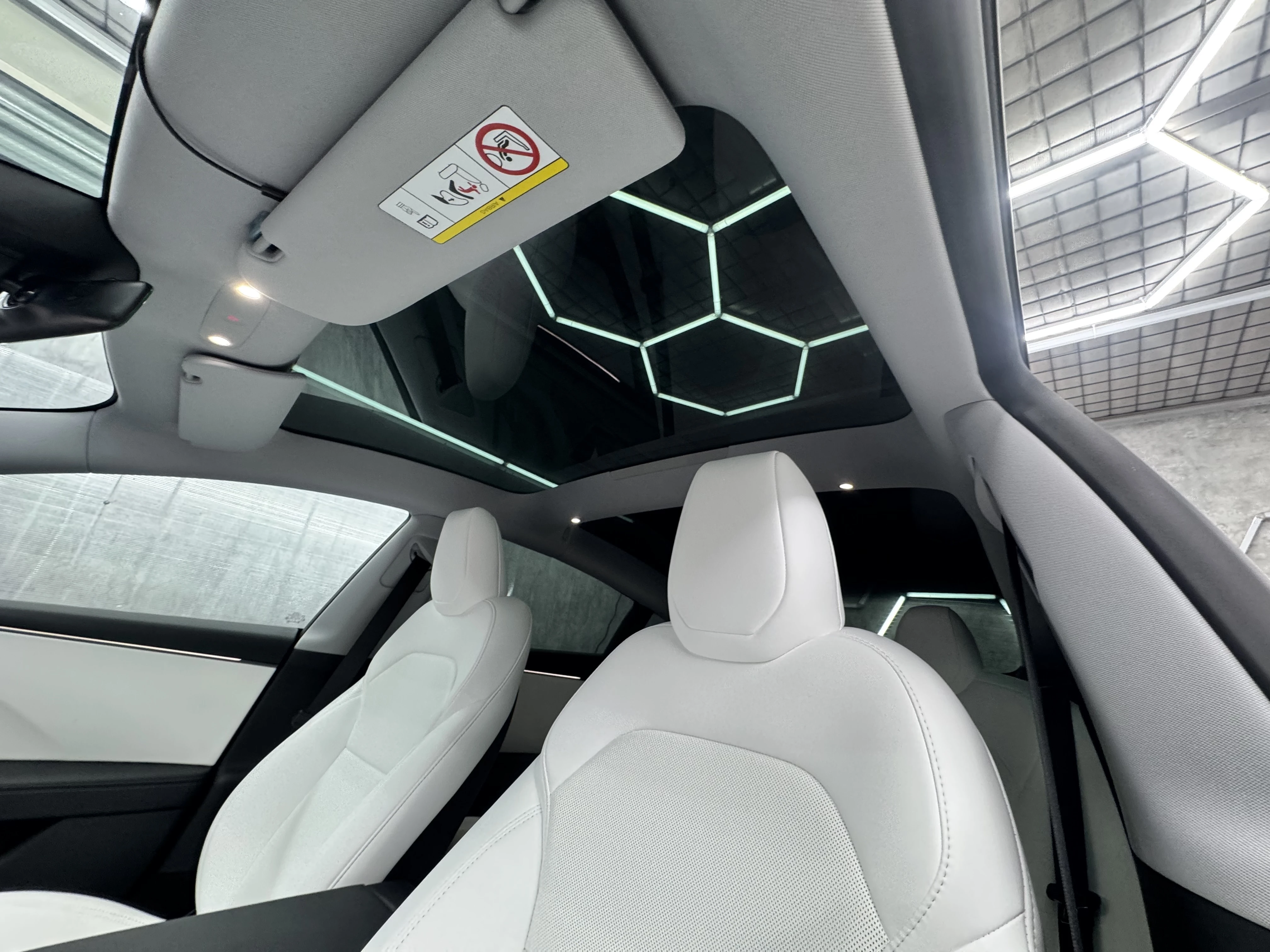 安心して運転できる！プロの断熱フィルム施工